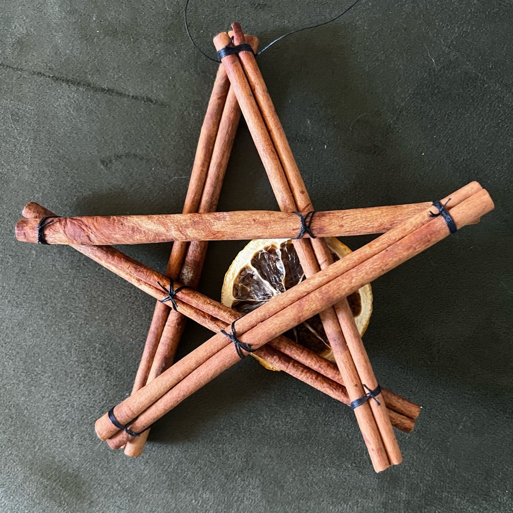 ✨ Rustic Cinnamon Star Ornament • Witchy Yule Decor ✨ - Picture 2 of 2